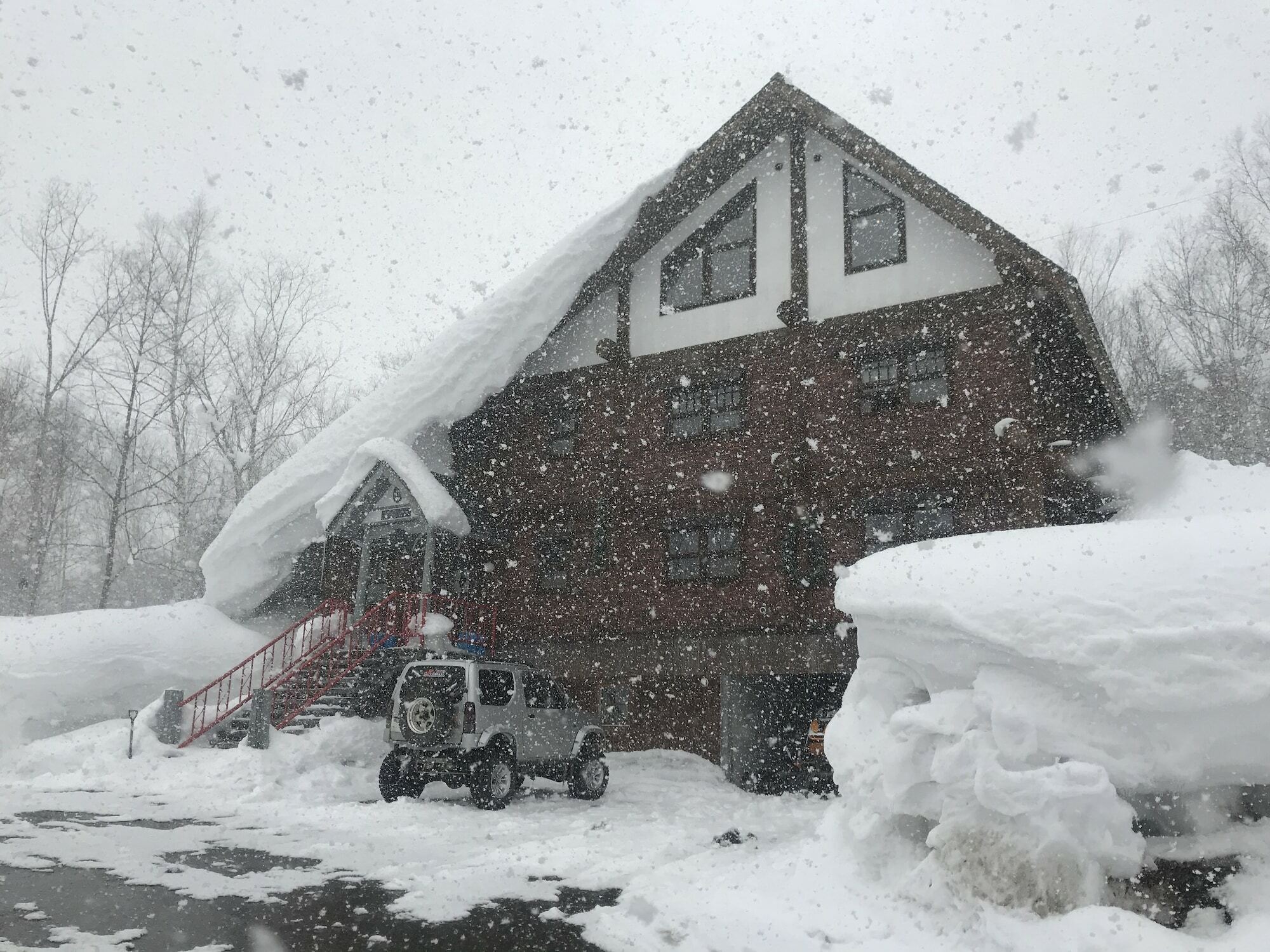 Niseko Trail-Head Lodge Exterior photo